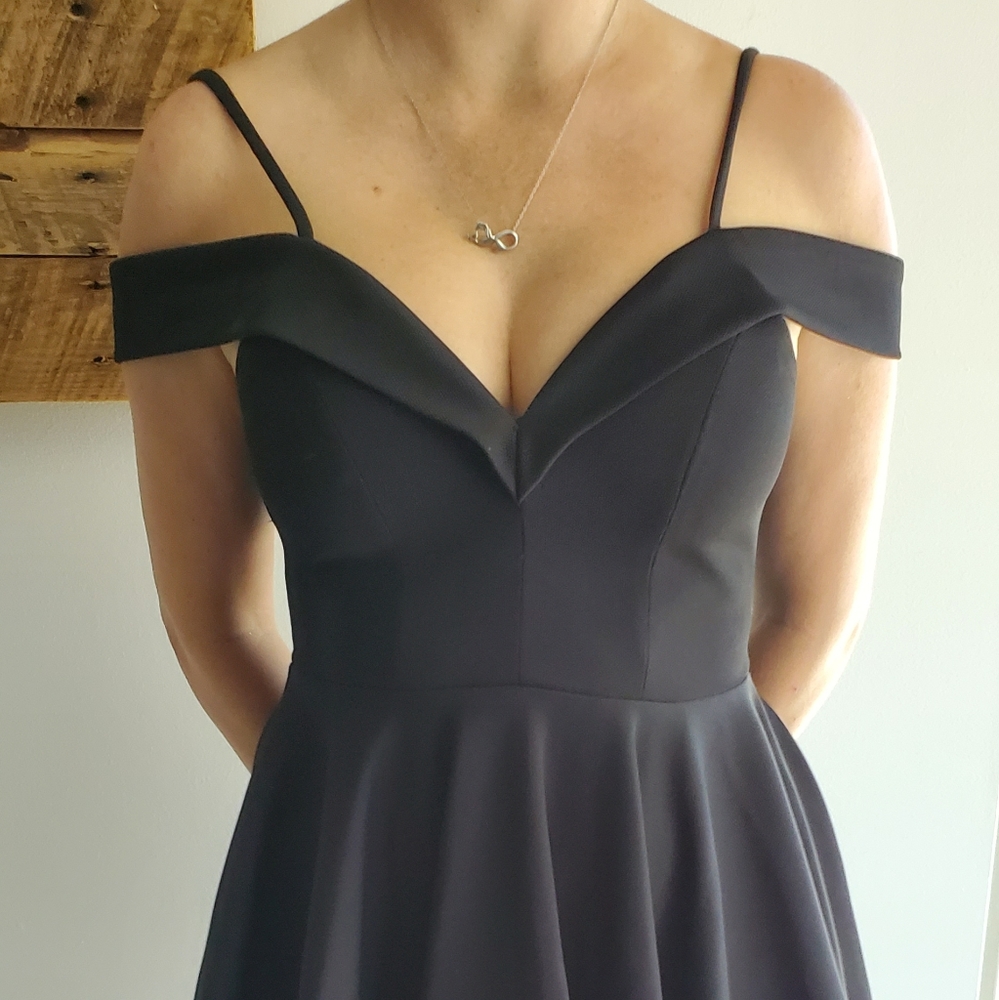 Off the Shoulder V Neck fit and flare
